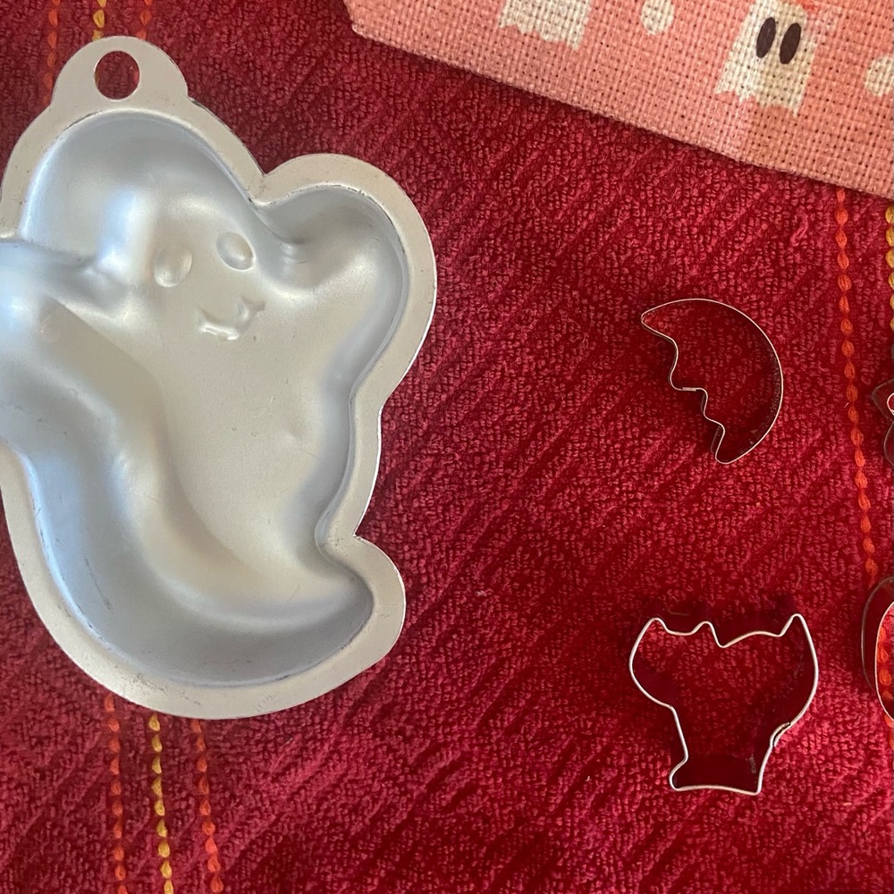 6” Ghost and Halloween Cookie Cutters Set